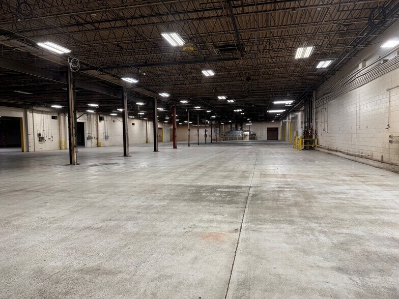 More Photos Of 324 Washington St W, Cannon Falls Warehouse For Sale