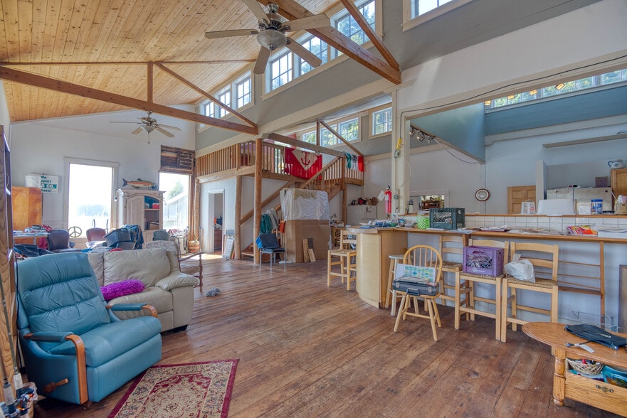 More Photos Of 6750 Or-126 Hwy, Florence Marina For Sale