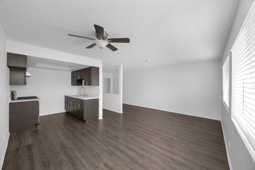 More Photos Of 663 W 5th St, San Pedro Apartments For Sale