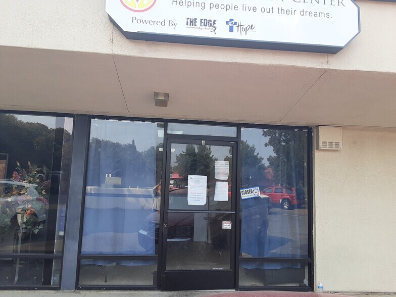 More Photos Of 1615 W Texas St, Fairfield Office Residential For Lease