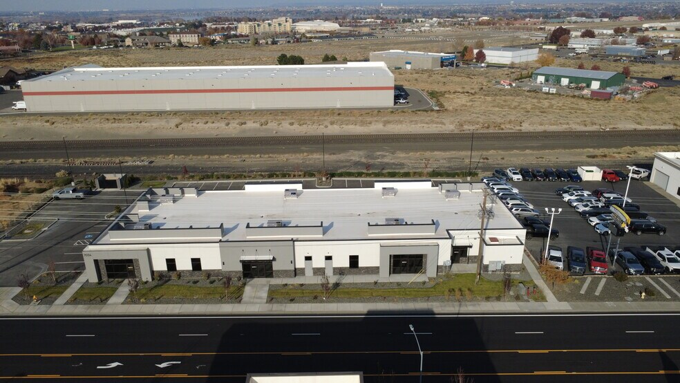 More Photos Of 7034 W Clearwater Ave, Kennewick General Retail For Lease