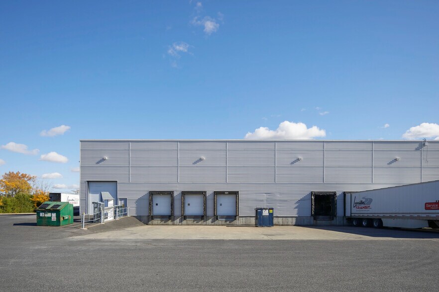 More Photos Of 2625-2655 Boul Jacques-Cartier E, Longueuil Flex For Lease