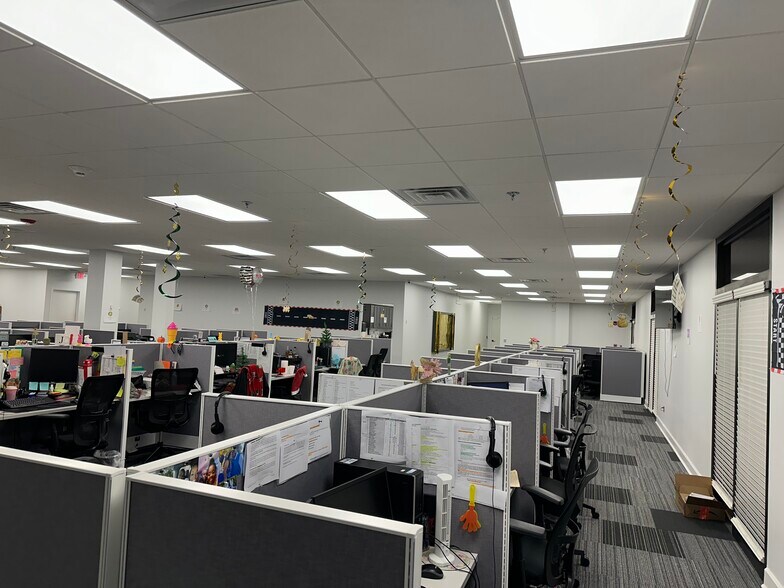 More Photos Of 2601 Cross Country Dr, Columbus Office For Sale