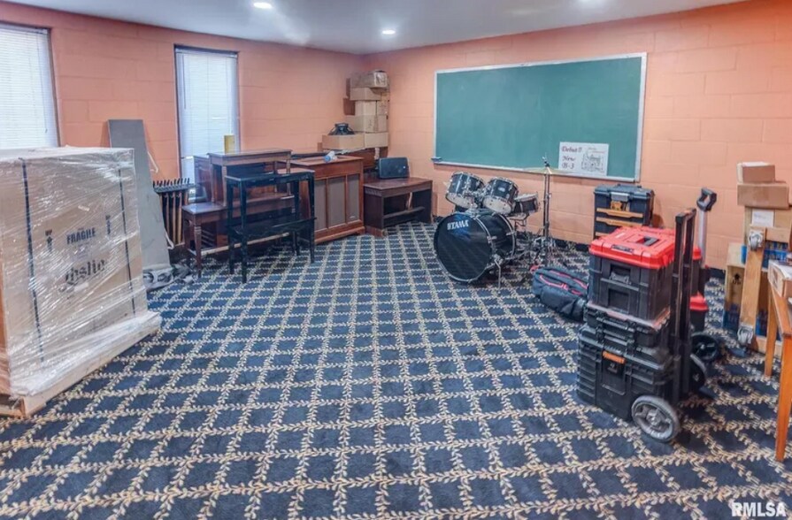 More Photos Of 104 N Pine St, Centralia Religious Facility For Sale
