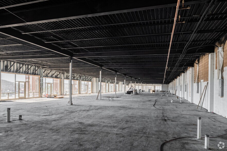 More Photos Of 405-463 Meramec Blvd, Eureka General Retail For Lease