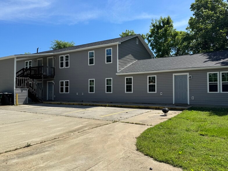 More Photos Of 312 Stokes St, Burlington Apartments For Sale