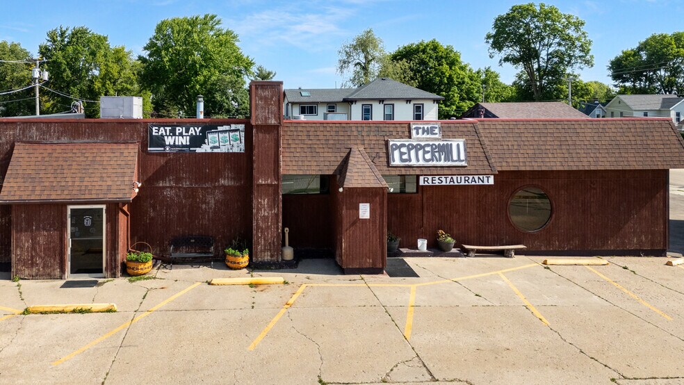 More Photos Of 10 E Hitt St, Mount Morris Restaurant For Sale