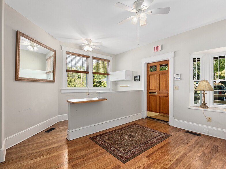 More Photos Of 141 Merrimon Ave, Asheville Office For Lease