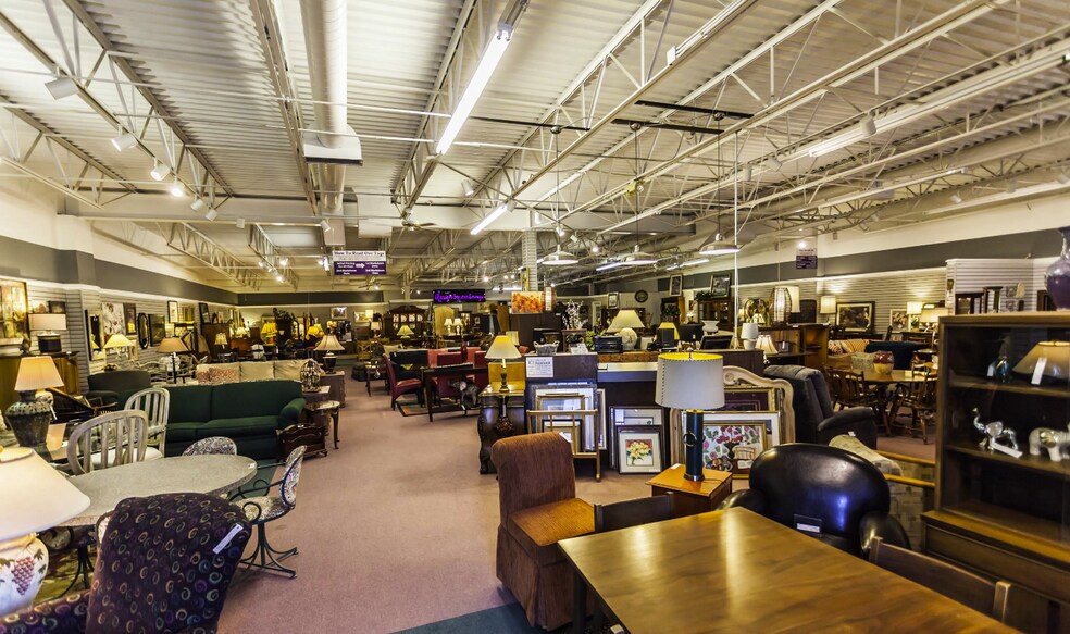 More Photos Of 6289 N Oak Tfwy, Gladstone Unknown For Sale