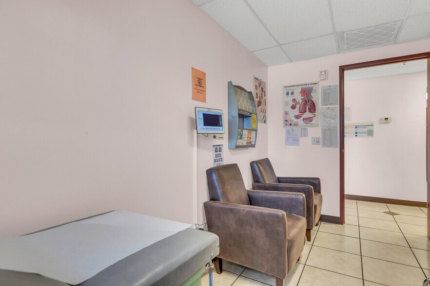 More Photos Of 515 Michigan Blvd, West Sacramento Medical For Sale
