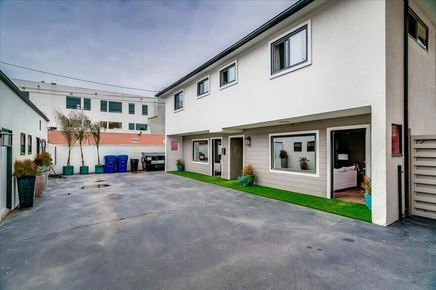 More Photos Of 323-325 Culver Blvd, Playa Del Rey Storefront Retail Residential For Sale