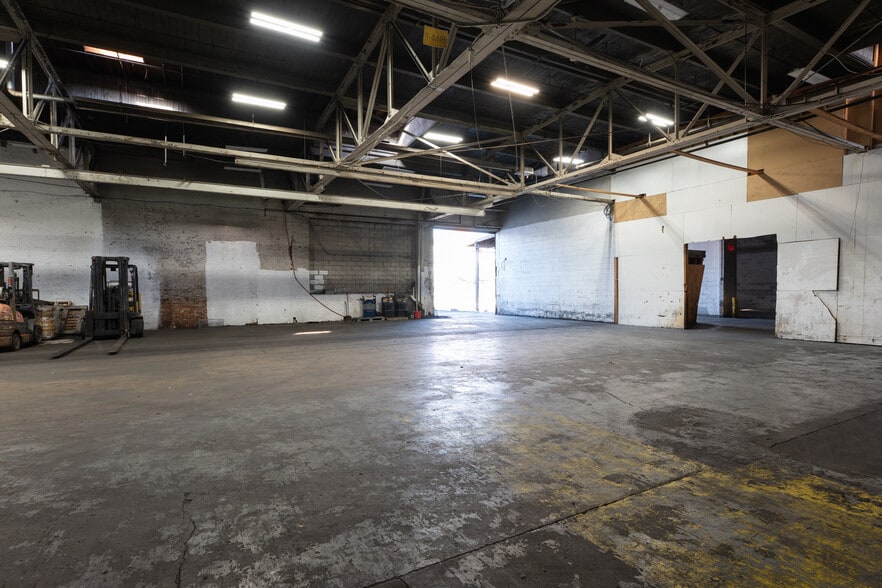 More Photos Of 488-500 Mulberry St, Newark Warehouse For Lease