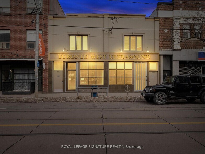 More Photos Of 1560 Queen St W, Toronto Storefront Retail Office For Lease
