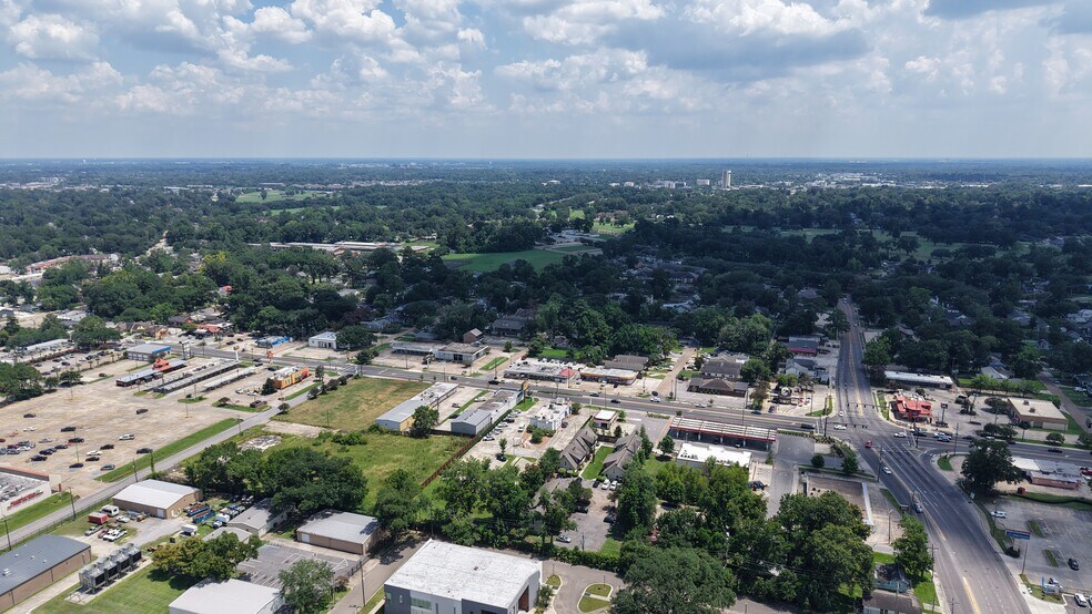 More Photos Of 5229 Government St, Baton Rouge General Retail For Lease