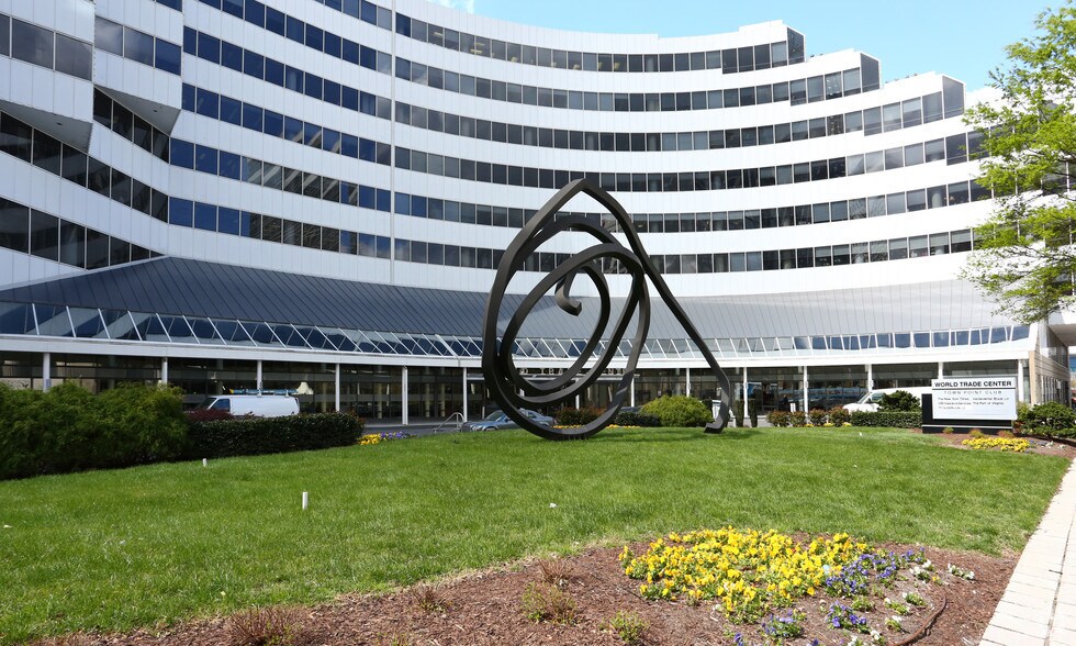 More Photos Of 101 W Main St, Norfolk Office For Lease