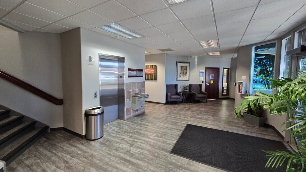 More Photos Of 923 S River Rd, St George Medical For Lease