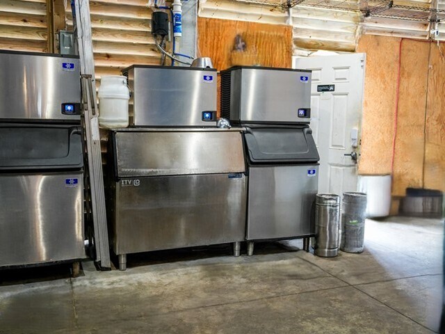 More Photos Of 36 W Pine Ave, Eastpoint Restaurant For Sale