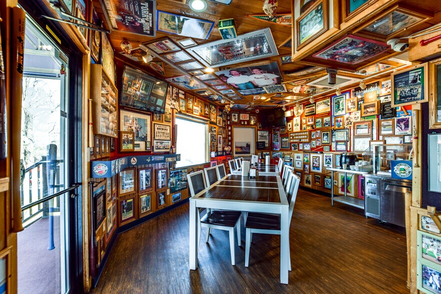 More Photos Of 10267 US Highway 14, Mazomanie Sports And Entertainment For Sale