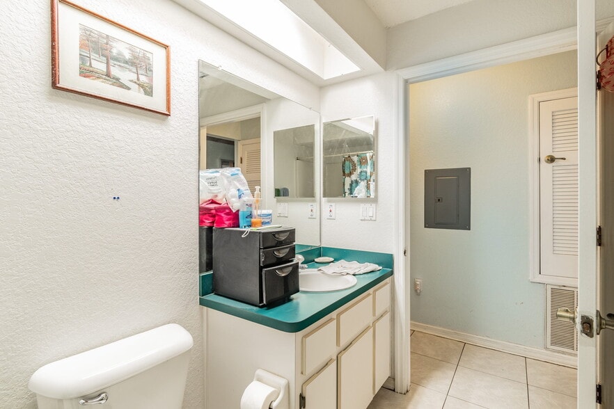 More Photos Of 4407 Millwood Rd, Spring Hill Assisted Living For Sale