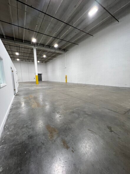 More Photos Of 8705-8795 NW 100th St, Miami Warehouse For Lease