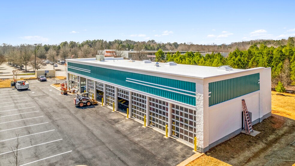 More Photos Of 169 Business Center Drive, Toccoa Auto Repair For Sale