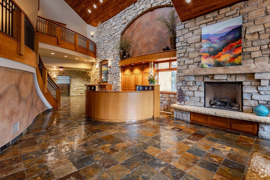 More Photos Of 1920 Turning Leaf Ln SW, Alexandria Warehouse For Lease