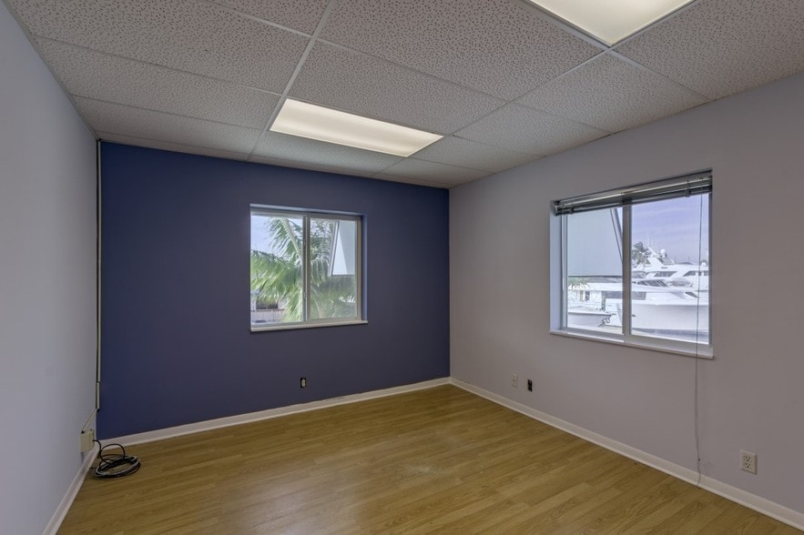 More Photos Of 429 Seabreeze Blvd, Fort Lauderdale General Retail For Sale