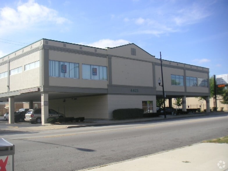 More Photos Of 4425 W 63rd St, Chicago Medical For Lease
