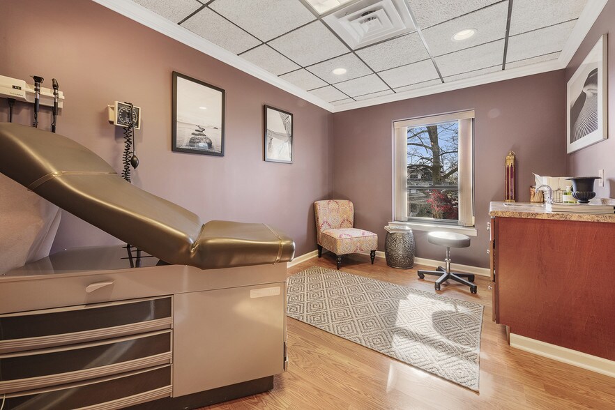 More Photos Of 188 E Bergen Pl, Red Bank Office For Sale