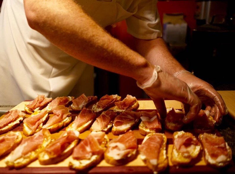 More Photos Of 562 5th Ave, Troy Specialty For Lease