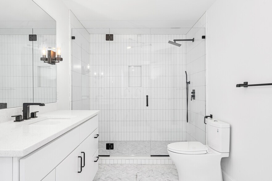 More Photos Of 44 Williams Ave, Mystic General Retail For Sale