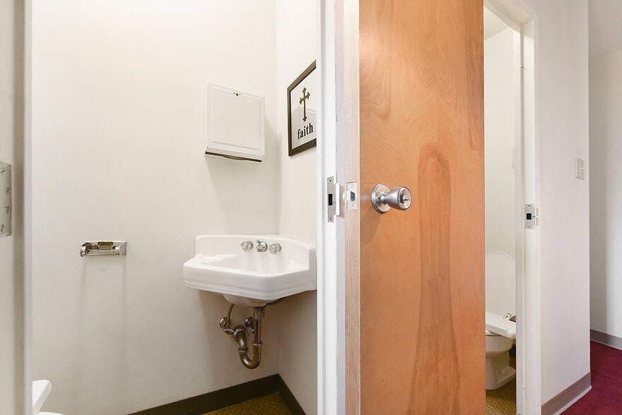 More Photos Of 219 W Schwab Ave, Munhall Schools For Sale