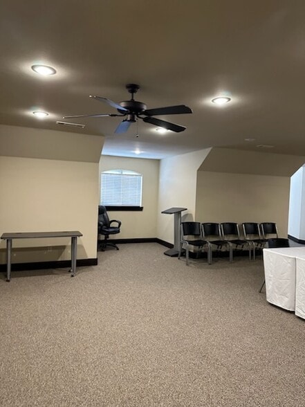 More Photos Of 1441 W Pleasant Grove Rd, Rogers Self Storage For Lease