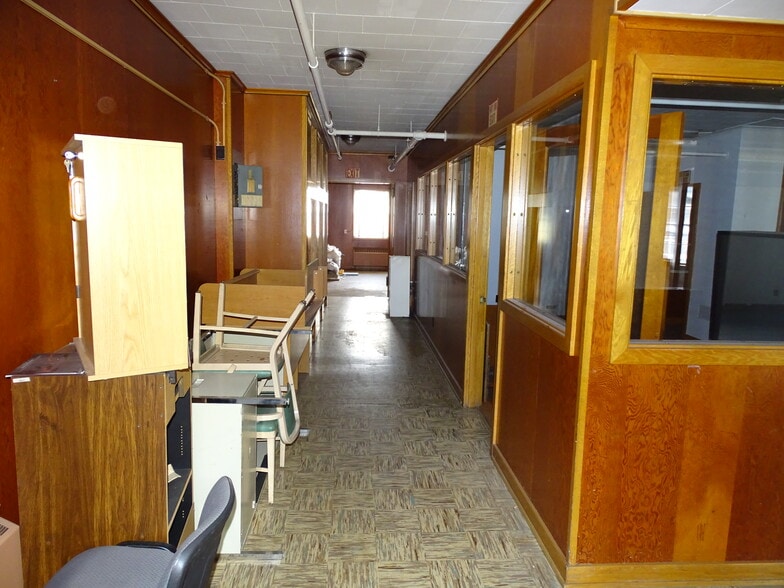 More Photos Of 417 E Sunbury St, Shamokin Storefront Retail Office For Sale