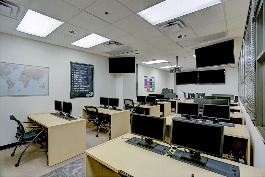 More Photos Of 11150 Cash Rd, Stafford Office For Sale