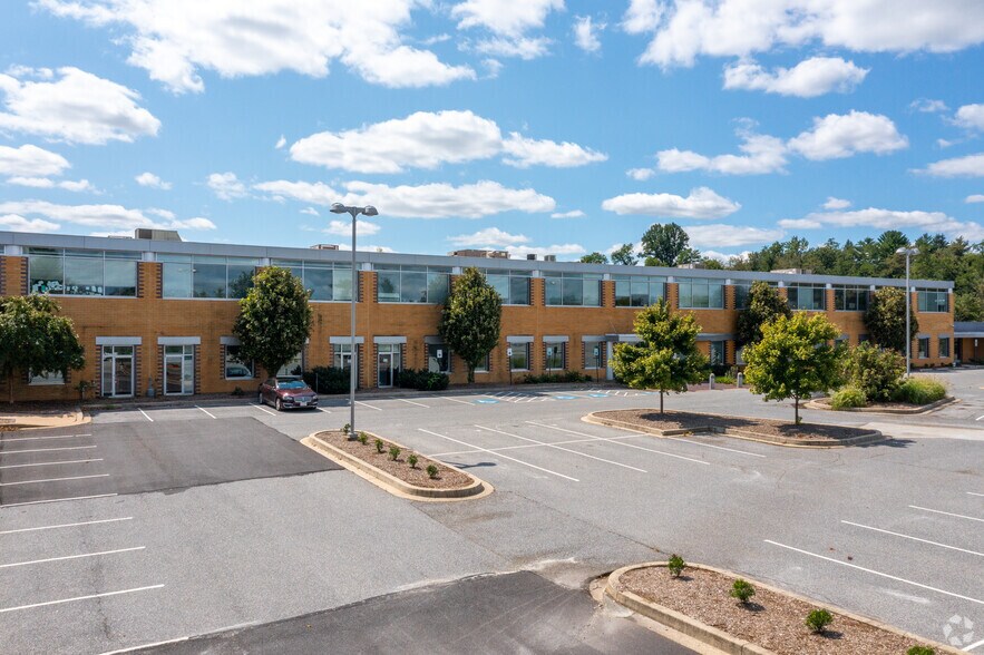 More Photos Of 300 Clubhouse Rd, Hunt Valley Warehouse For Lease