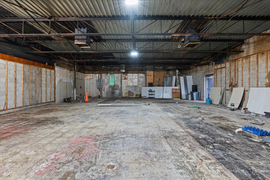 More Photos Of 15163 E 10 Mile Rd, Eastpointe Freestanding For Sale