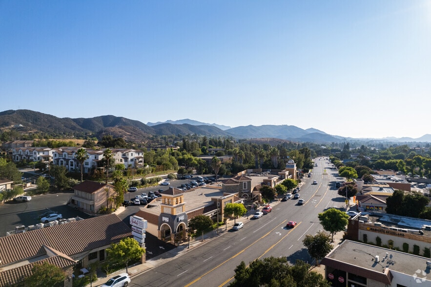 More Photos Of 756-868 E Thousand Oaks Blvd, Thousand Oaks Unknown For Lease