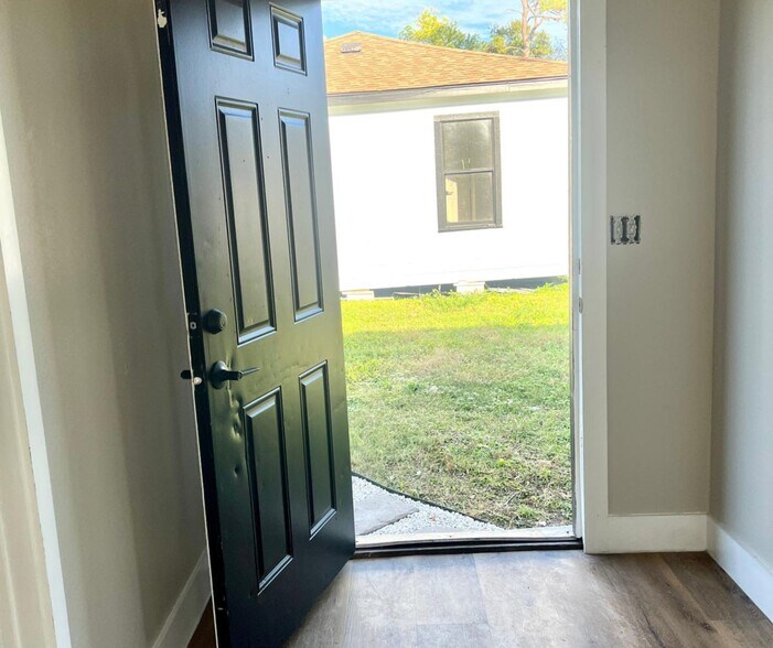 More Photos Of 7609 Shotwell St, Houston Apartments For Sale