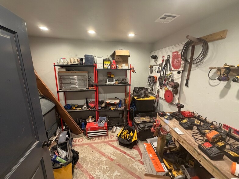 More Photos Of 552 W 138th St, Glenpool Service For Sale
