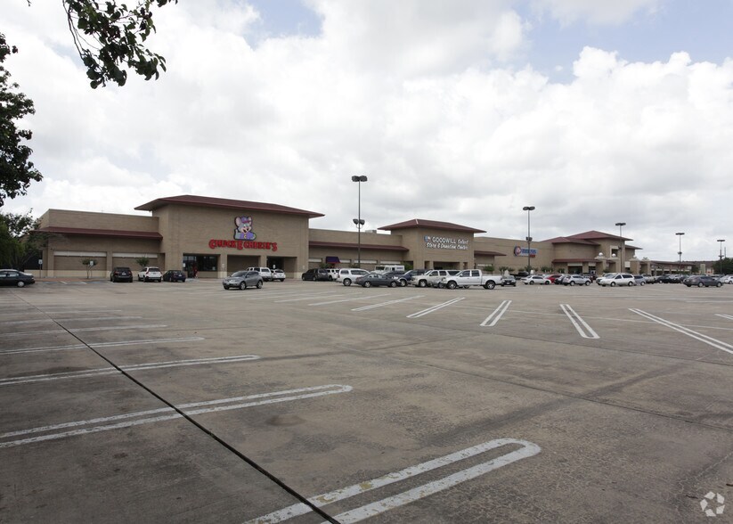 More Photos Of 12523-12589 Westheimer Rd, Houston Unknown For Lease