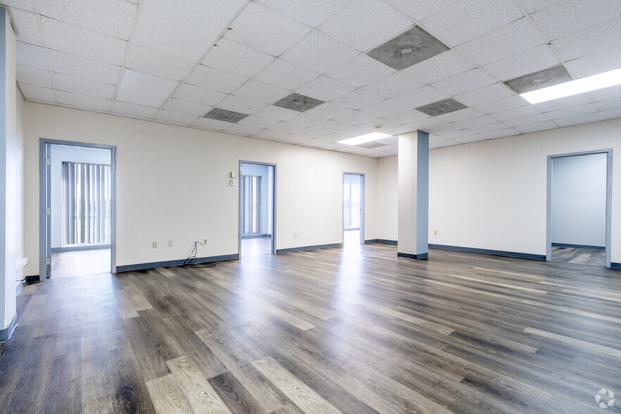 More Photos Of 3385 Airways Blvd, Memphis Medical For Lease