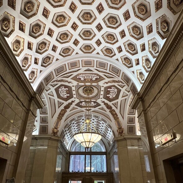 More Photos Of 150 S Independence Mall W, Philadelphia Apartments For Lease