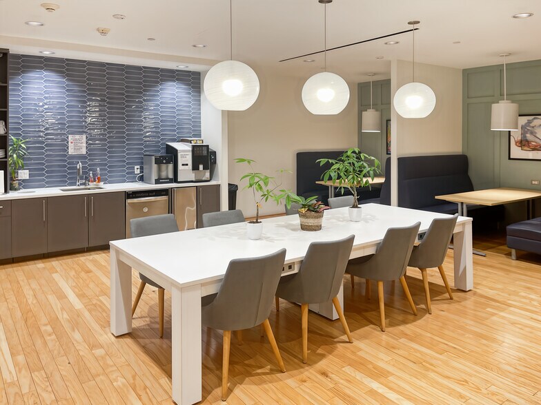 More Photos Of 450 N Brand Blvd, Glendale Coworking Space