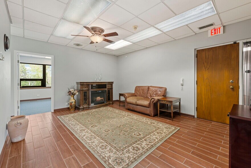 More Photos Of 501 W Ogden Ave, Hinsdale Medical For Sale