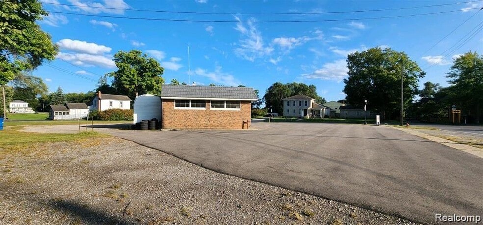 More Photos Of 509 E Main St, Pinckney Auto Repair For Sale