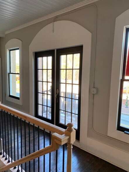 More Photos Of 1 W Main St, Buford Storefront Retail Office For Lease