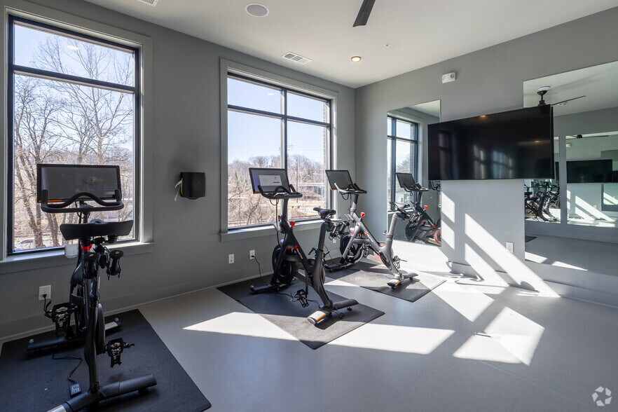 More Photos Of 146 Roberts St, Asheville Apartments For Lease