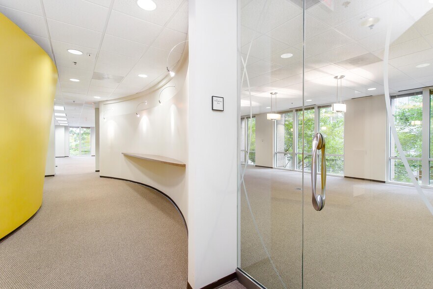 More Photos Of 3097 Satellite Blvd, Duluth Office For Lease