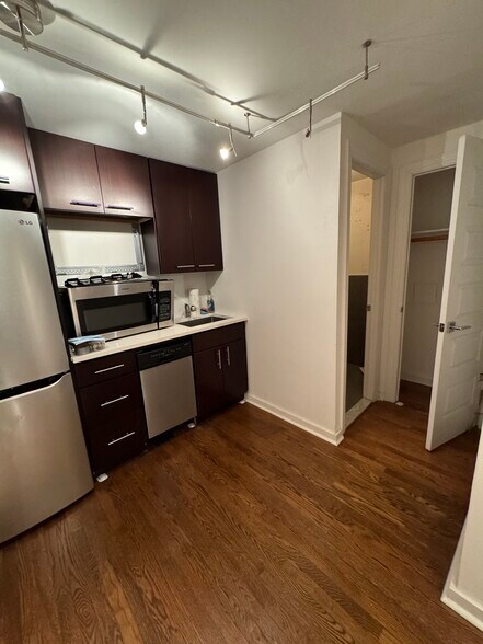 More Photos Of 164 W 83rd St, New York Apartments For Sale